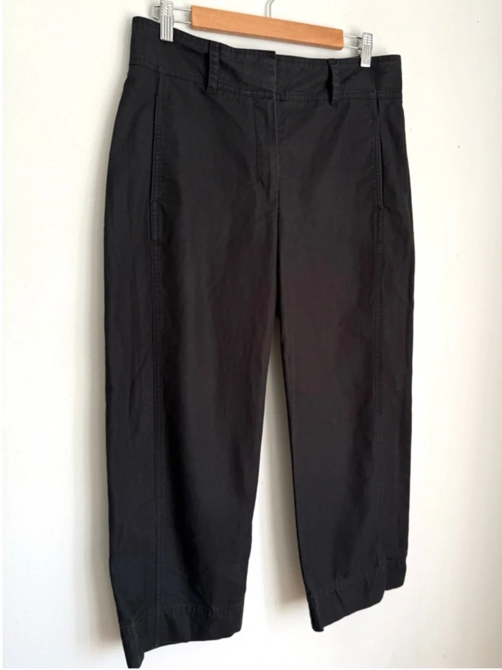 Babaton Aritzia Linen Blend Relax Fit Cargo Pants in Black